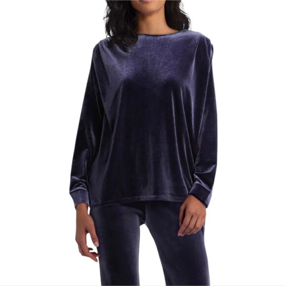 Halston Cozy Shoulder Detail Navy Velvet Blouse Plus Size‎ XXL NEW - Picture 1 of 8